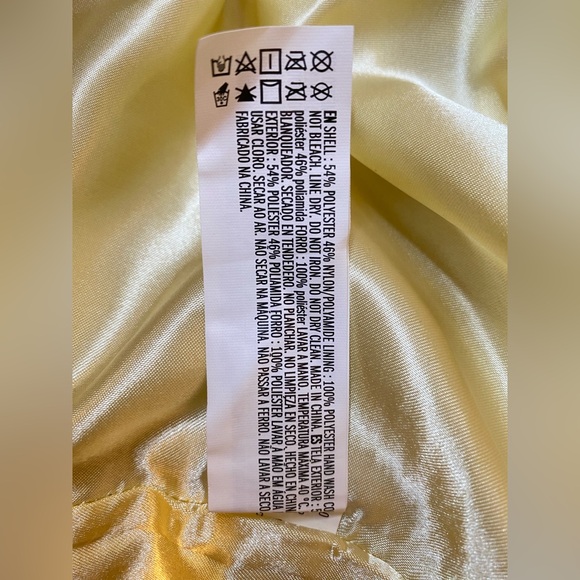 Elegant Satin Mini Dress with Embroidered Floral Detail - Picture 4 of 4